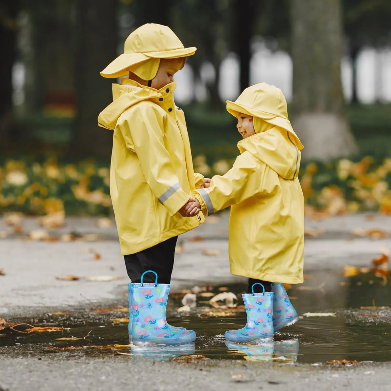 GAWBAW Toddler Rain Boots Kids With Glitter Light up Rain Boots With Easy-on Handles Waterproof For Boys and Girls