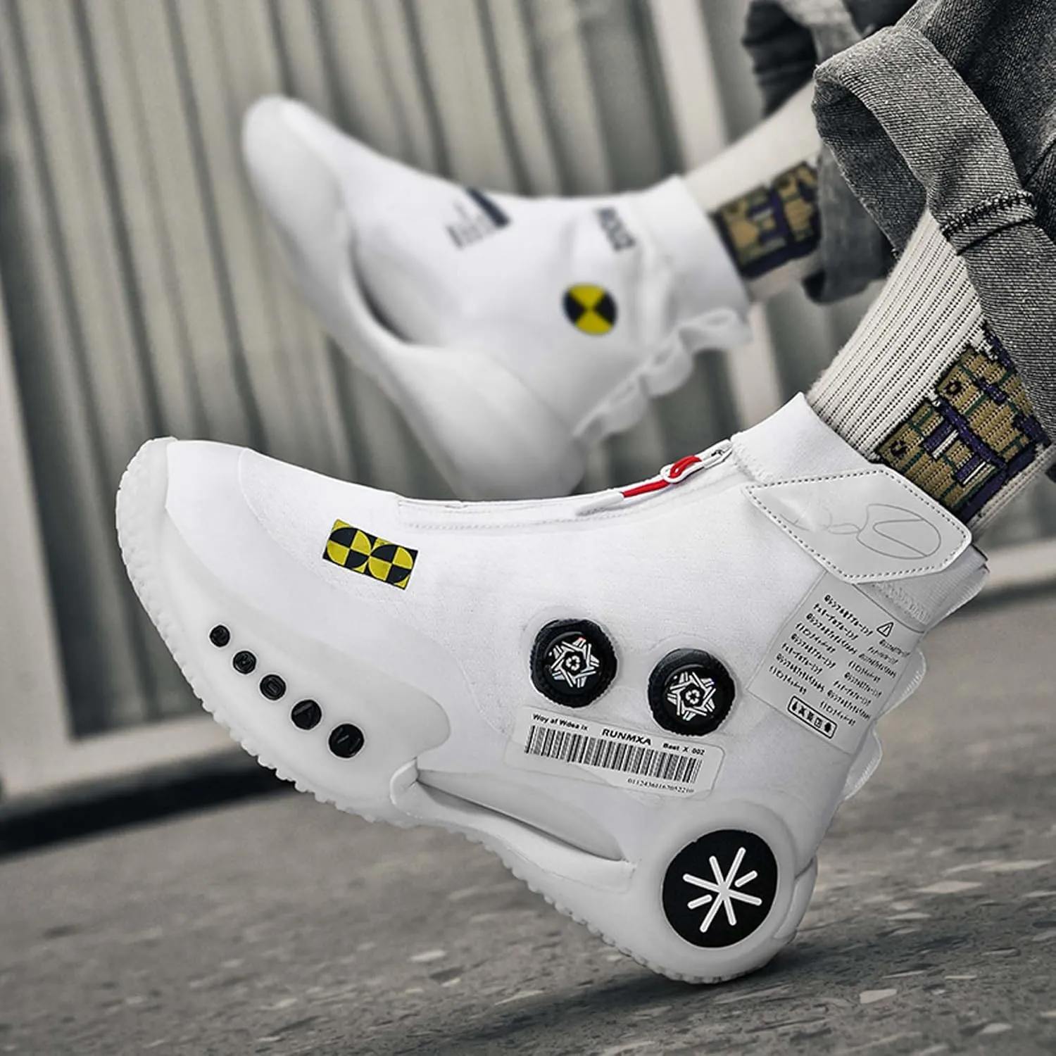 Mens and Womens High Top Buckle Closed Basketball Sneakers Comfortable Breathable Casual Walking Shoes High Elasticity Running Shoes Tennis Shoes Tennis Competition Shoes Non Slip High Jump Sneakers