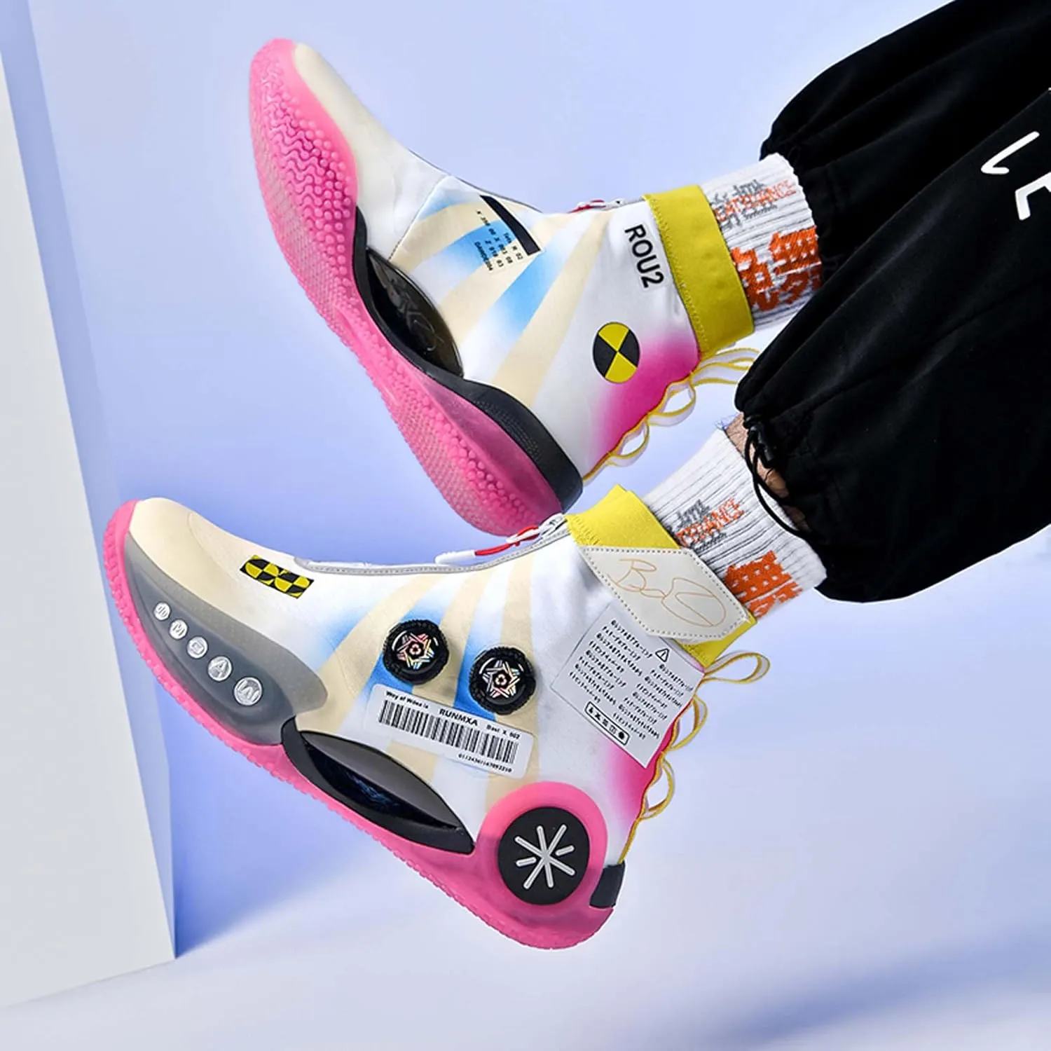 Mens and Womens High Top Buckle Closed Basketball Sneakers Comfortable Breathable Casual Walking Shoes High Elasticity Running Shoes Tennis Shoes Tennis Competition Shoes Non Slip High Jump Sneakers